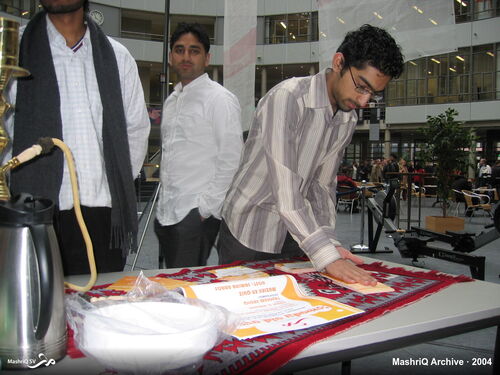 Open Dag Haagse Hogeschool 2004 — MashriQ-stand