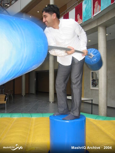 Open Dag Haagse Hogeschool 2004 — MashriQ-stand — afbeelding 6 van 11